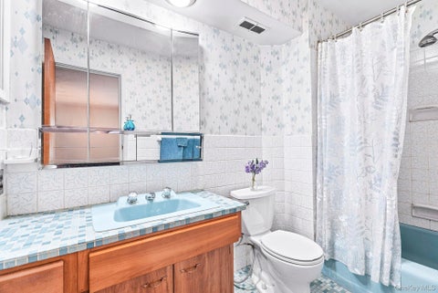 Tiny photo for 21 Seely Place, Scarsdale, NY 10583 (MLS # 1050370)