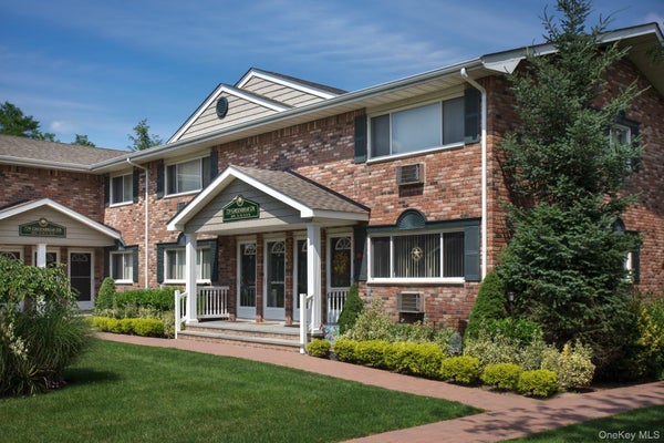 10 WESTGATE DR # FA12, BOHEMIA, NY 11716 - Image 5e3a6e1496fccedc889aa3d2154d3702/2710856484