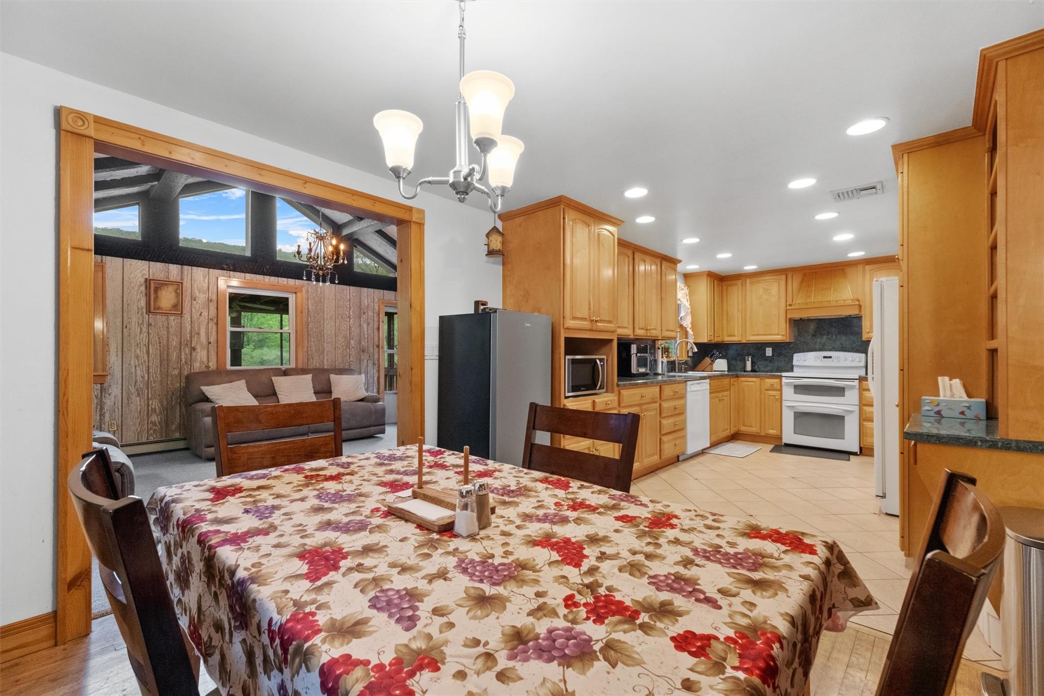 600 Sprout Brook Road, Putnam Valley, New York image 12