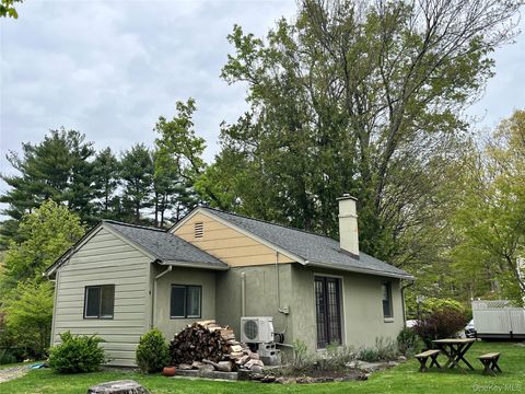 Homes For Sale - 4 Fairview Drive<br/> Rockland County, Tomkins Cove, NY 10986
