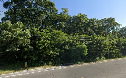 Lot A Pinelawn Avenue Shirley NY 11967