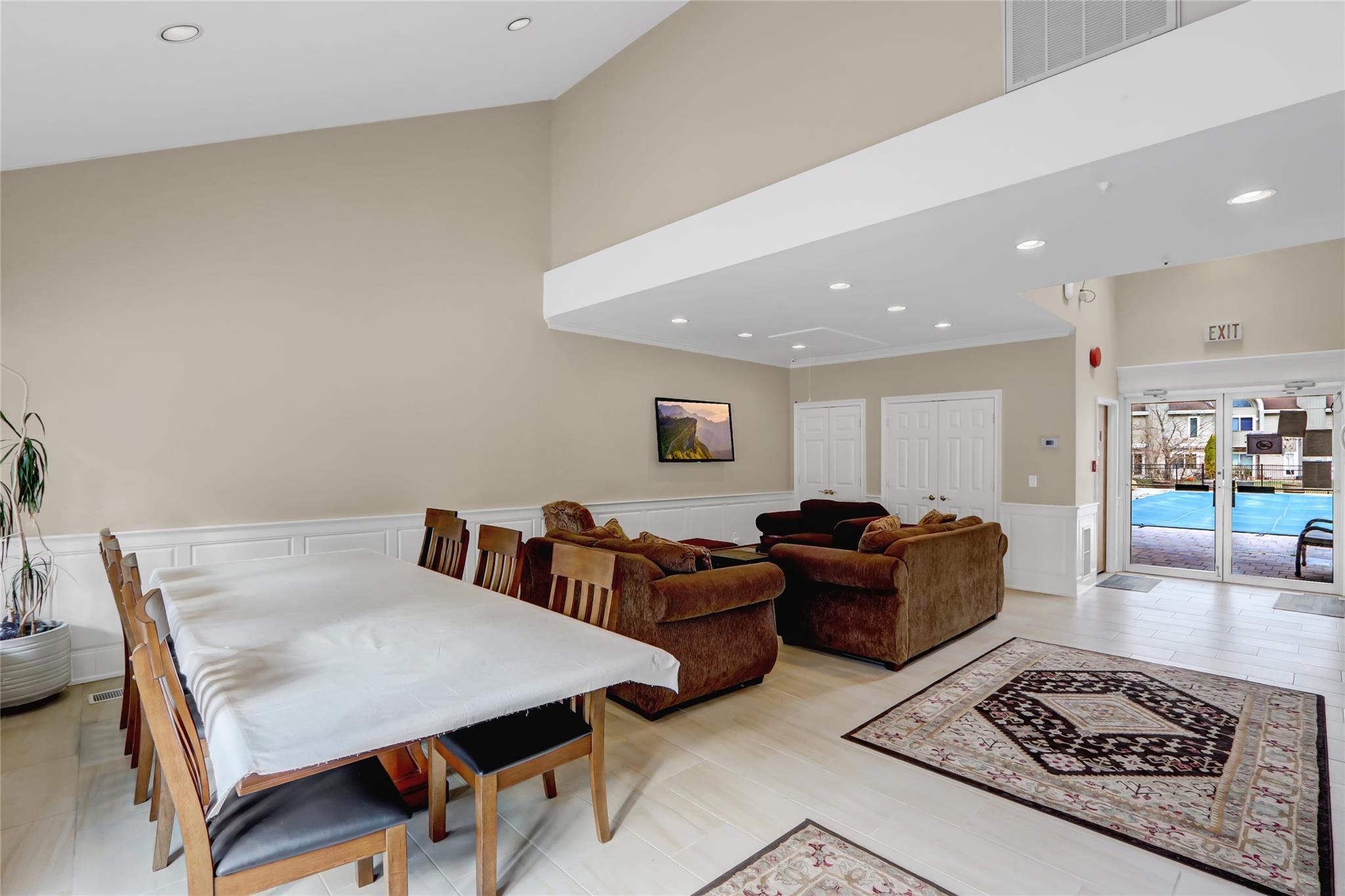 6 Kristin Lane, Hauppauge, New York image 36