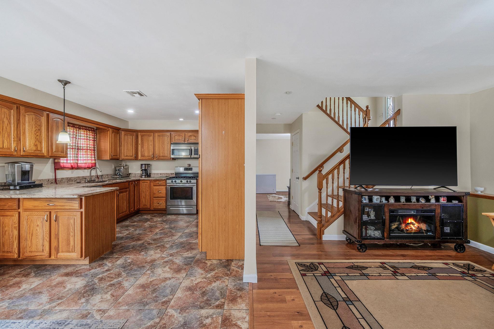 4 Flintlock Lane, Selden, New York image 6