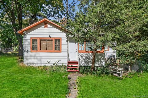 18 Paradise Trail Monroe NY 10950