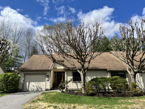 Condo For Rent - 670 Heritage Hills #A<br/> Somers, NY 10589
