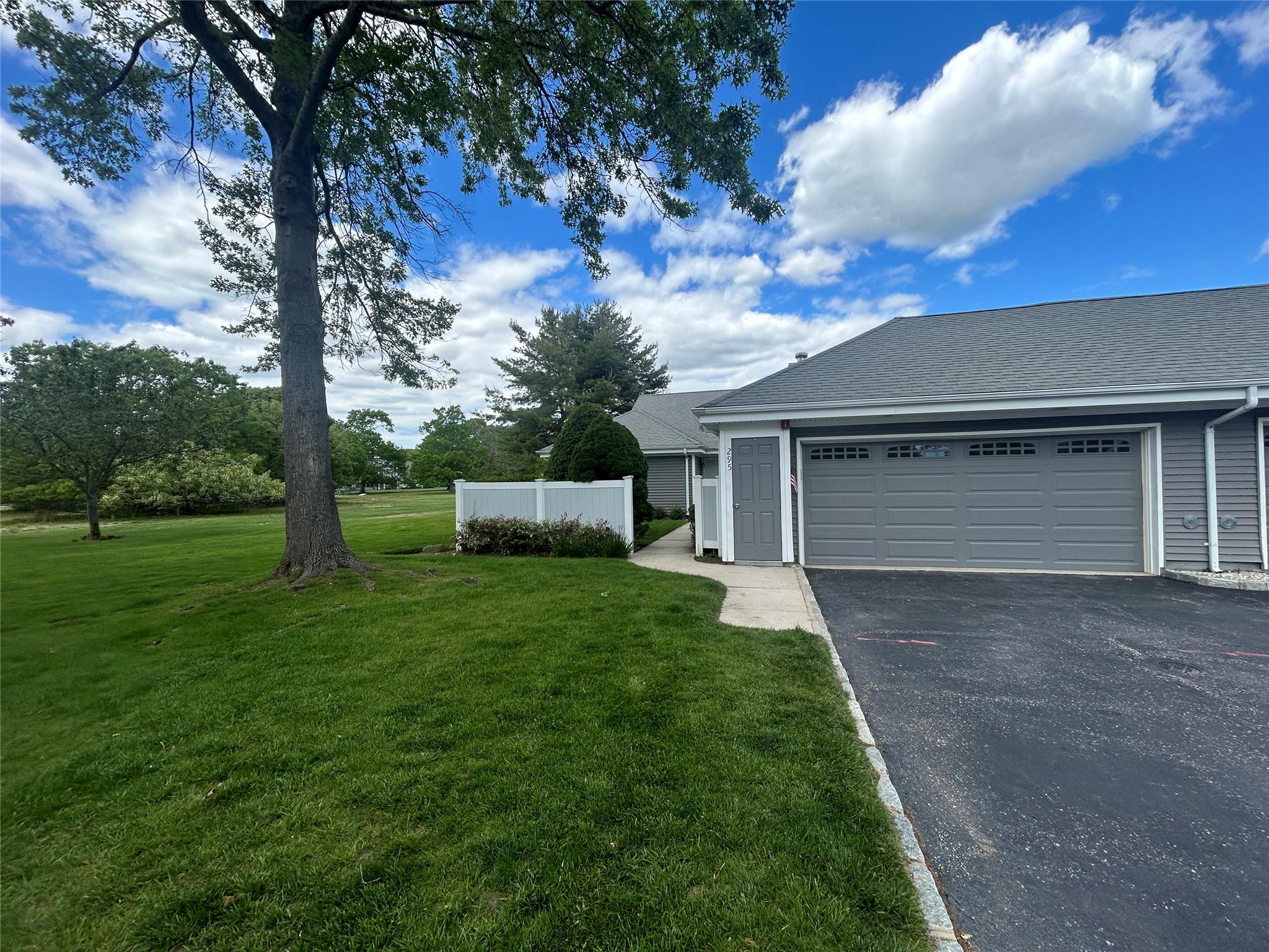 295 W Midland Pond Court, Moriches, New York image 3