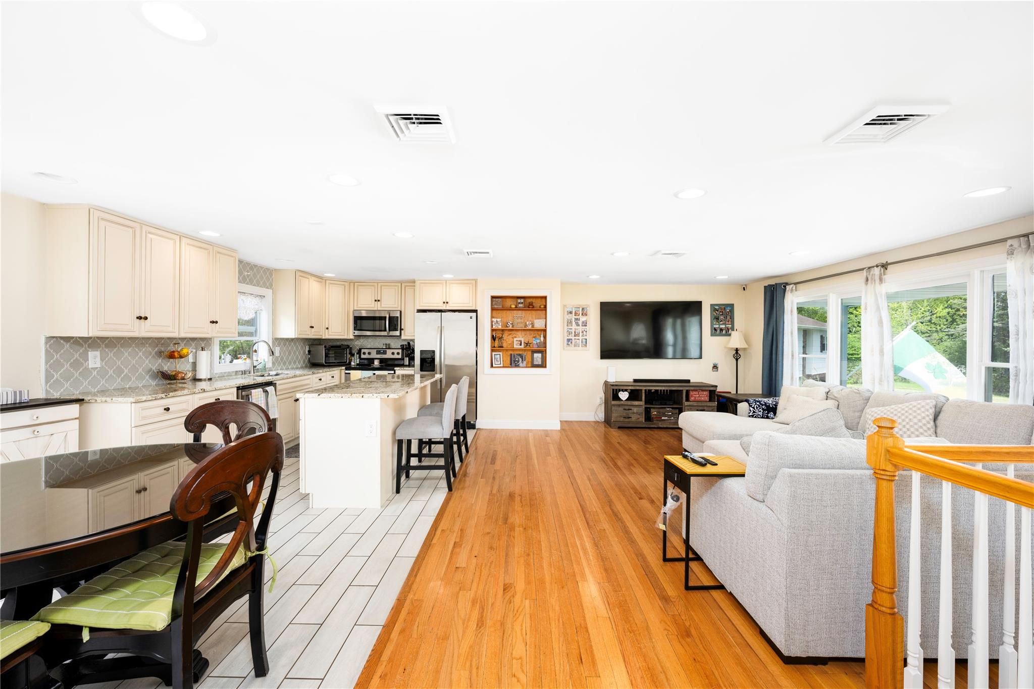 18 Congressional Drive, Newburgh, New York image 1