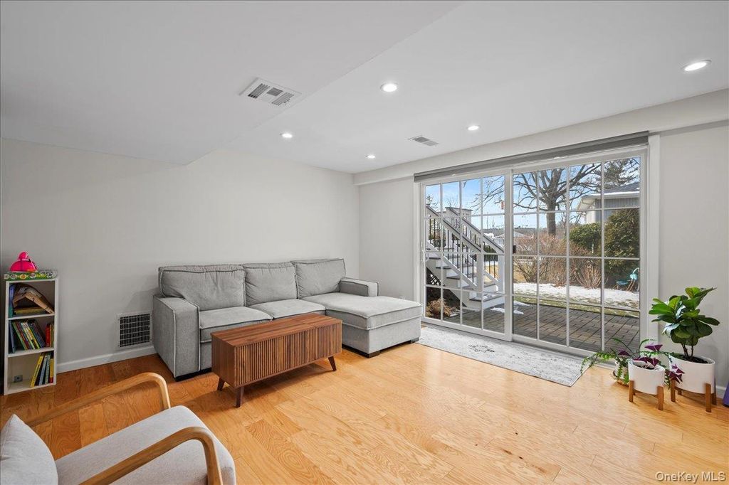 Photo of 1079 Weaver Street, New Rochelle, NY 10804 (MLS # 954966)