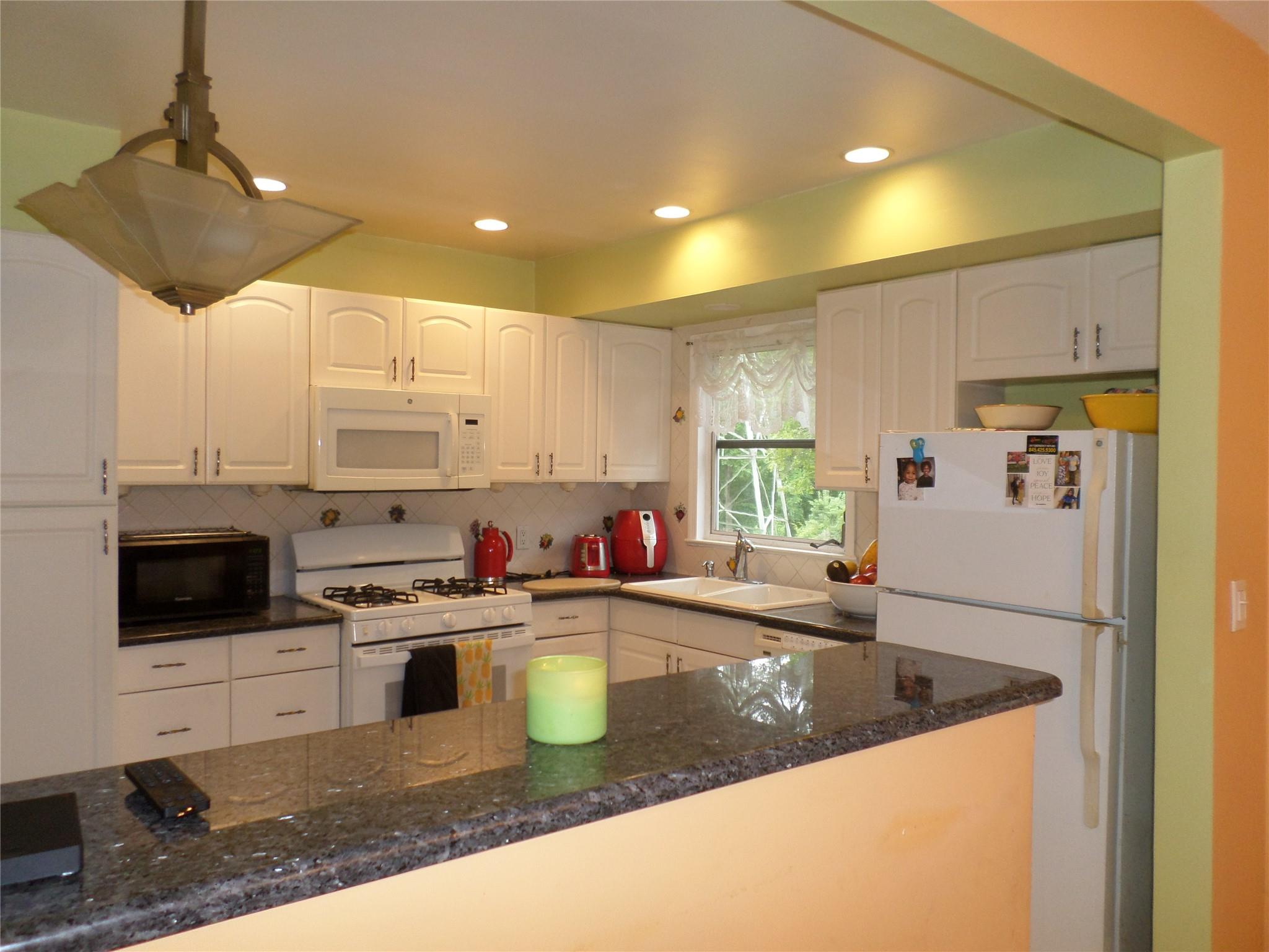 17 Johanna Lane, Monsey, New York image 5