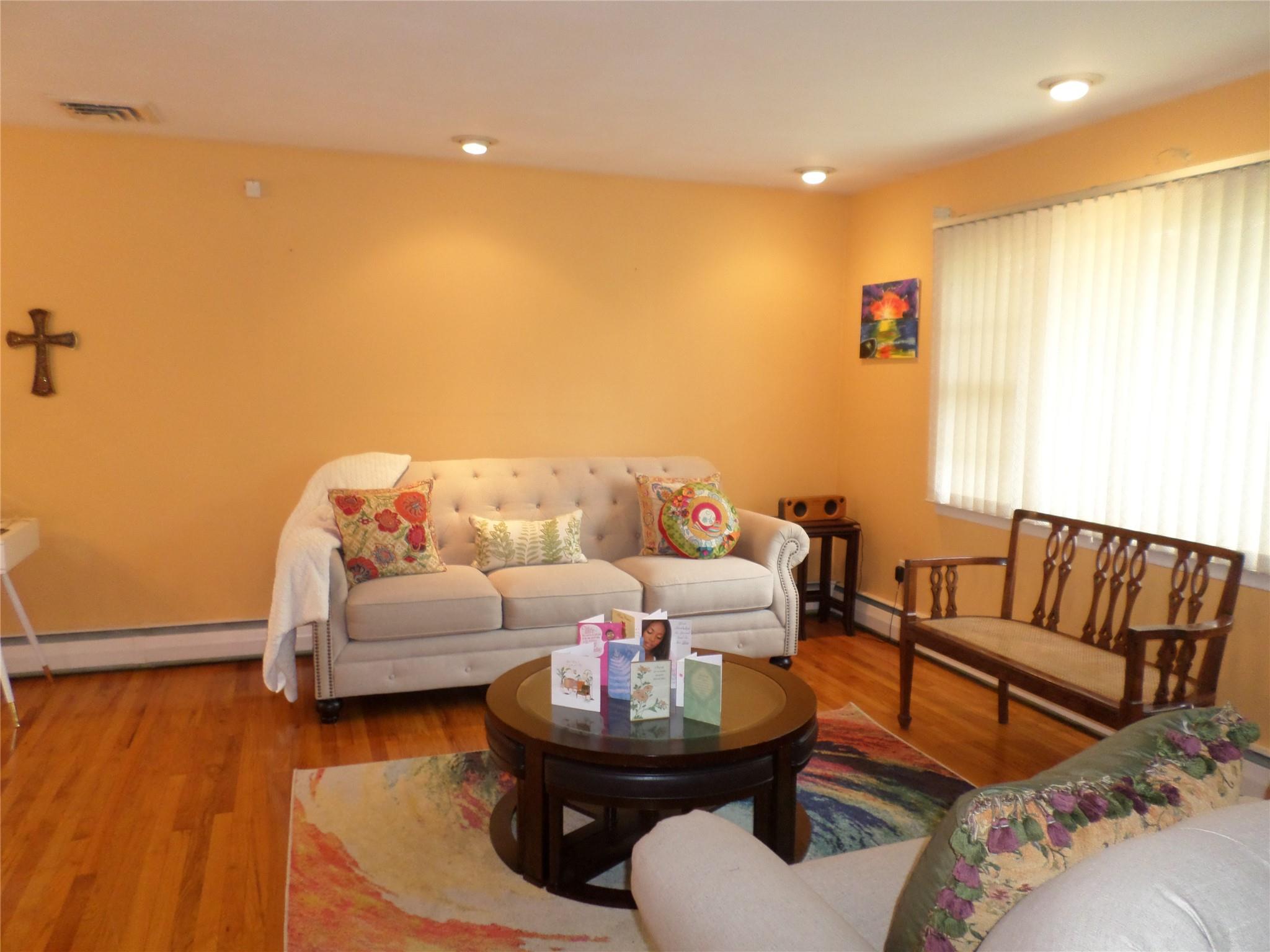 17 Johanna Lane, Monsey, New York image 10