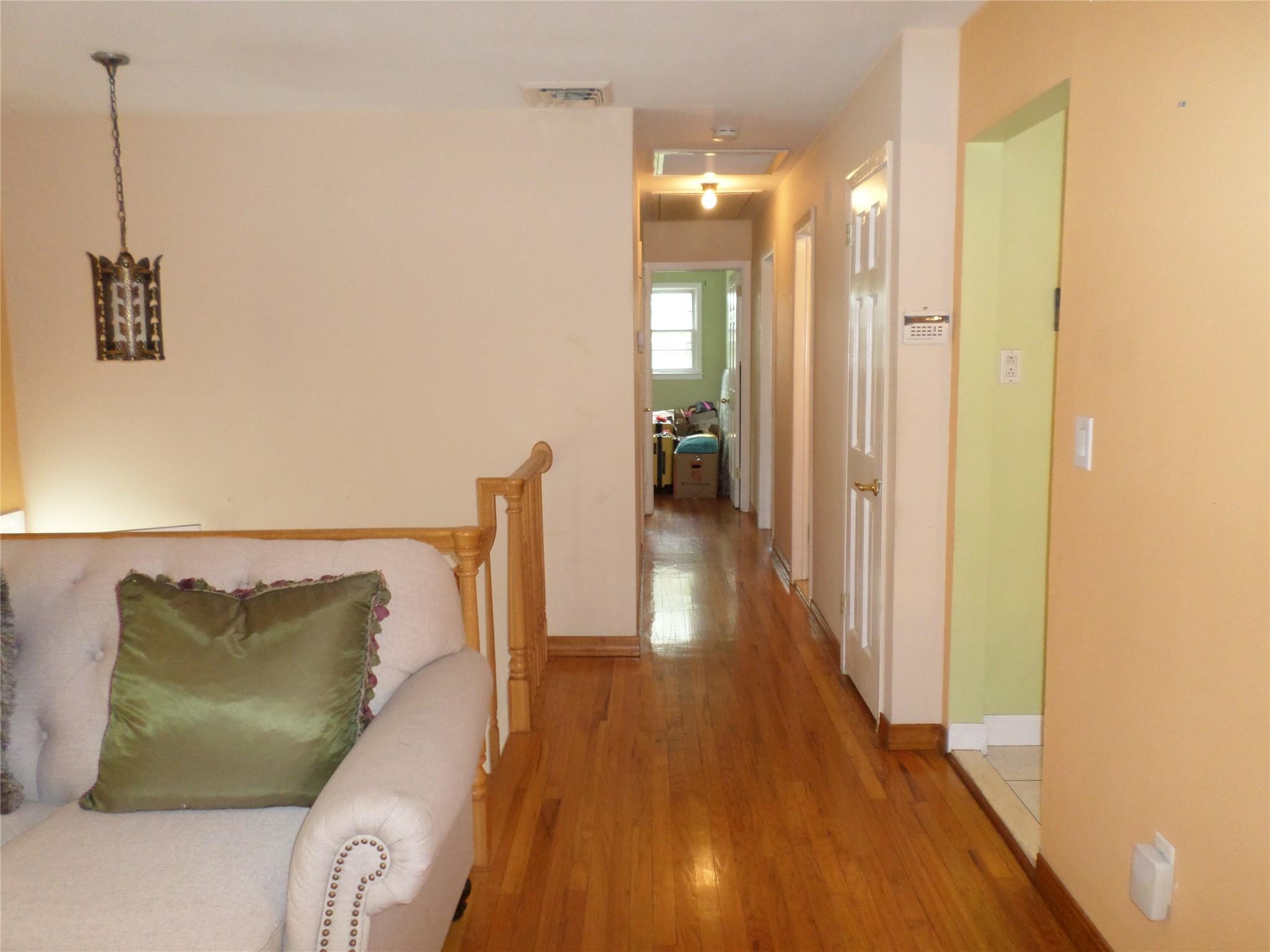 17 Johanna Lane, Monsey, New York image 8