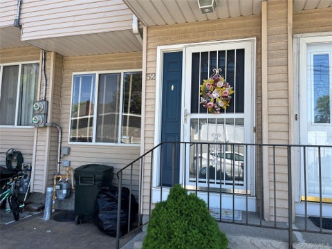 Homes For Sale - 52 Houston Lane<br/> Staten Island, NY 10302