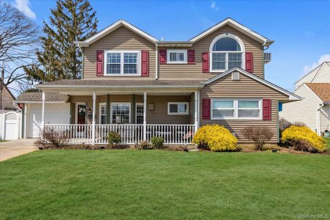 Homes For Sale - 32 Return Lane<br/> Levittown, NY 11756