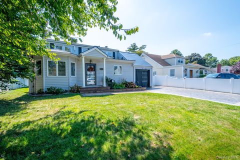 Photo of 1020 Henhawk Road, Baldwin, NY 11510 (MLS # 912768)