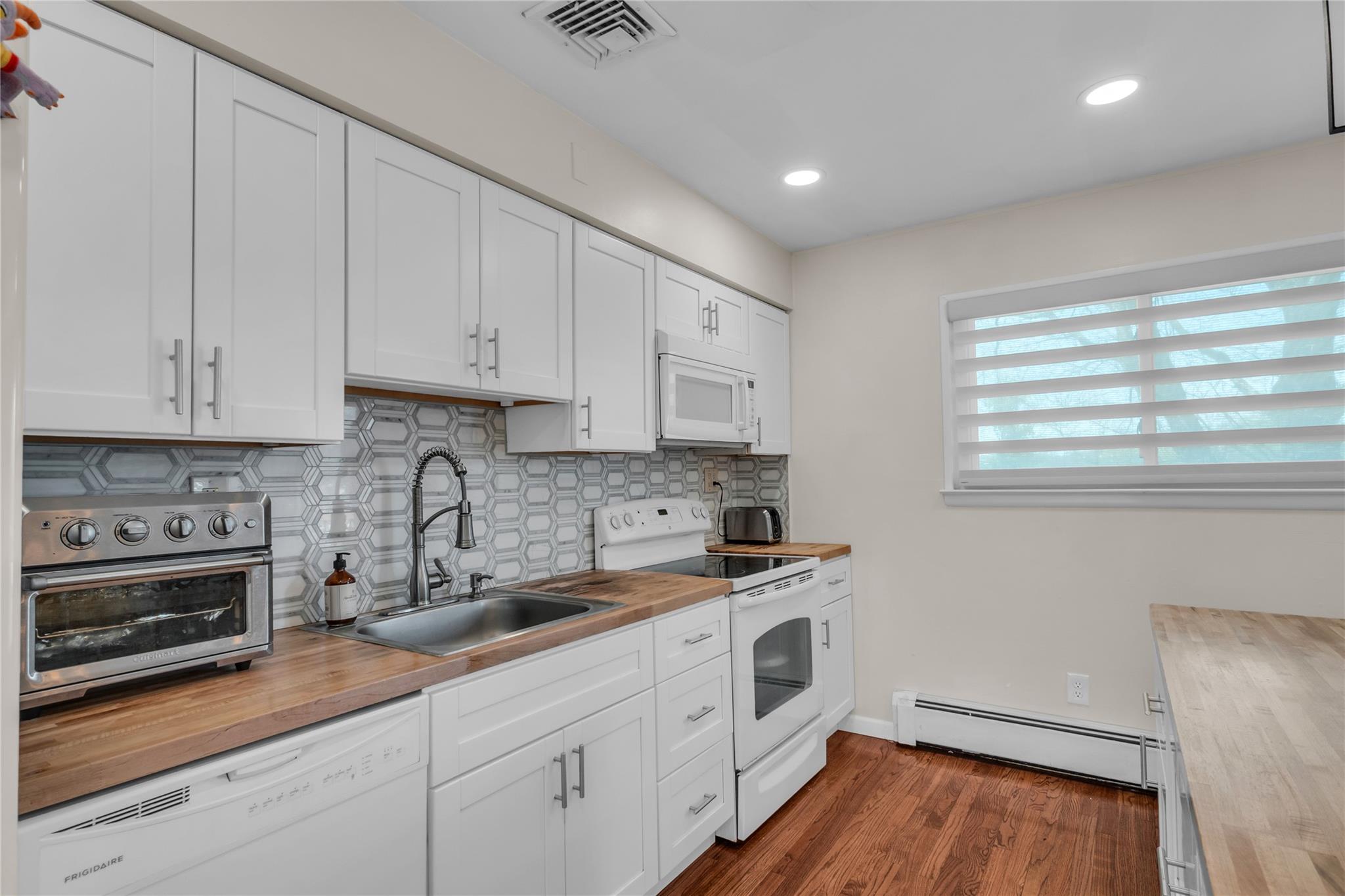 756 Bohemia Parkway, Sayville, New York image 8