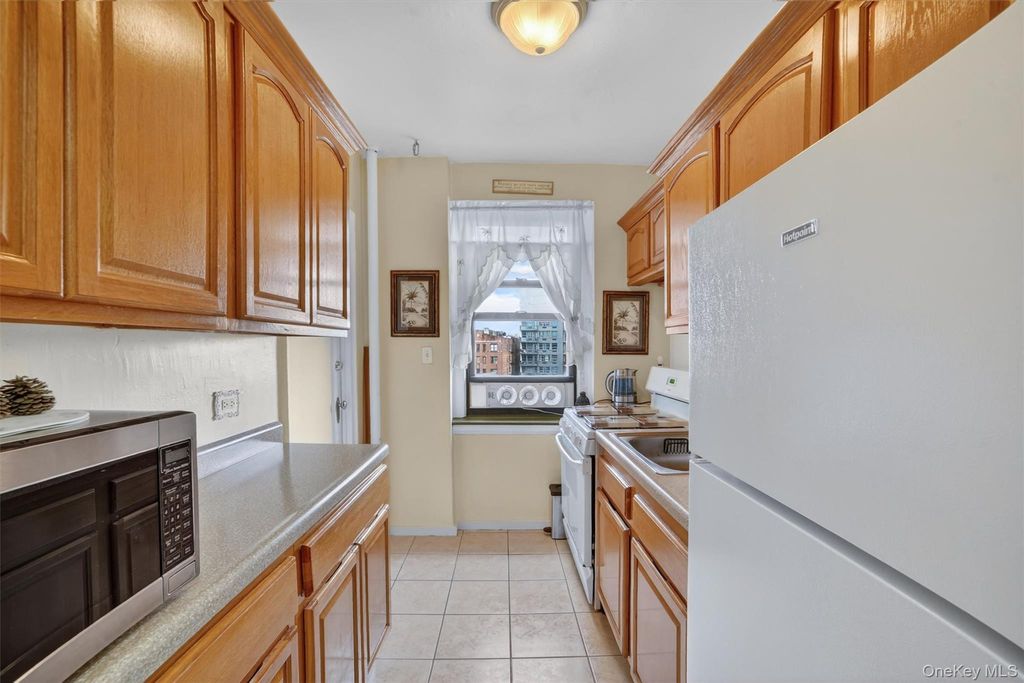 Photo of 2962 Decatur Avenue #5th Floor, Bronx, NY 10458 (MLS # 961546)