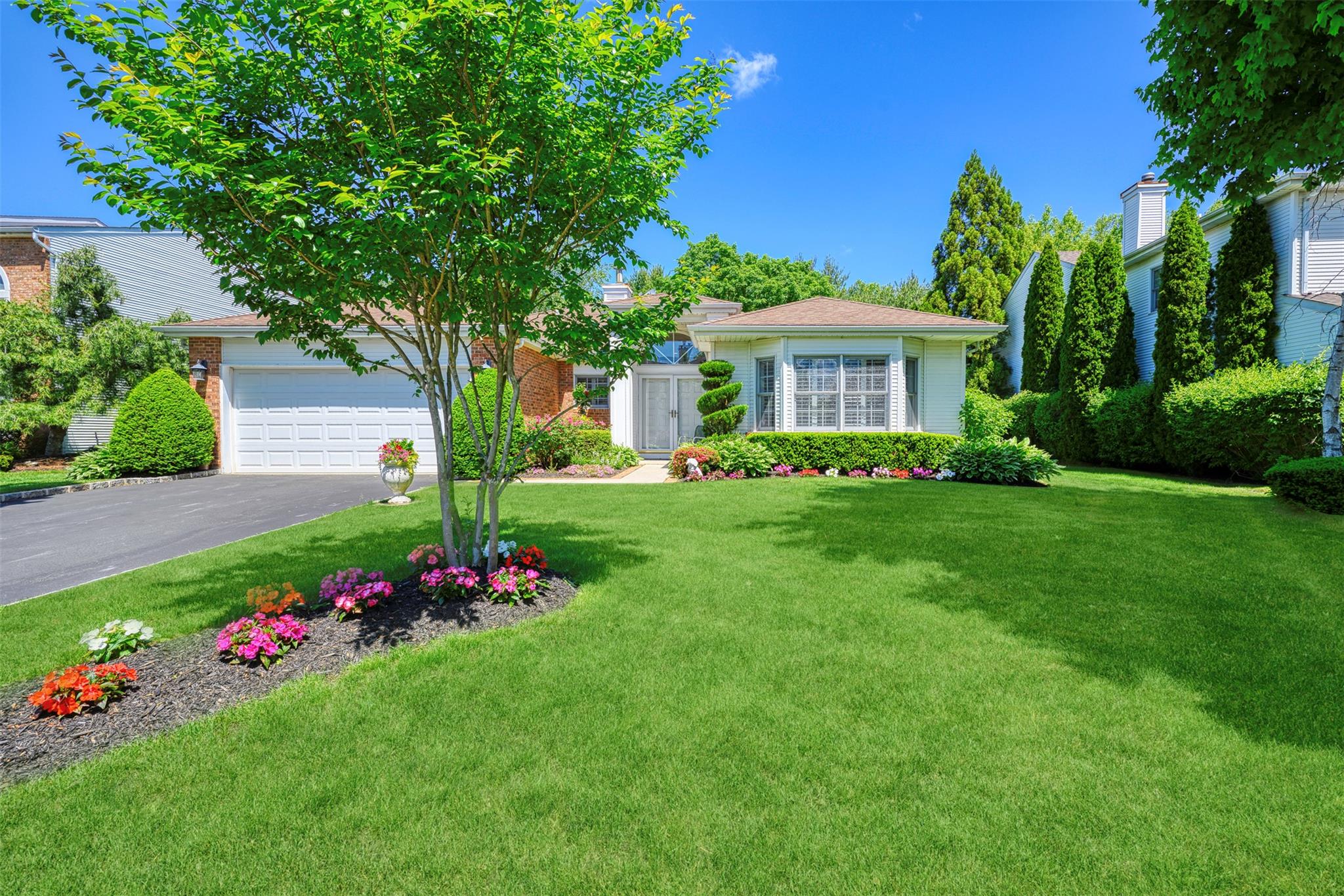 143 Country Club Drive, Commack, New York image 1