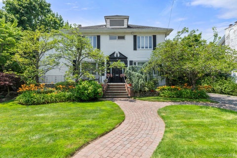Homes For Sale - 19 Margaret Avenue<br/> Nassau County, Lawrence, NY 11559