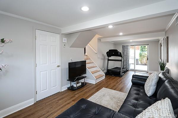 Plainview, New York 11803, United States, 3 Bedrooms Bedrooms, ,2 BathroomsBathrooms,Residential,Active,185595