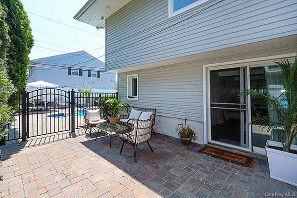 Plainview, New York 11803, United States, 3 Bedrooms Bedrooms, ,2 BathroomsBathrooms,Residential,Active,185595