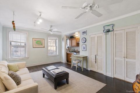 150 Burns Street 1D Forest Hills NY 11375