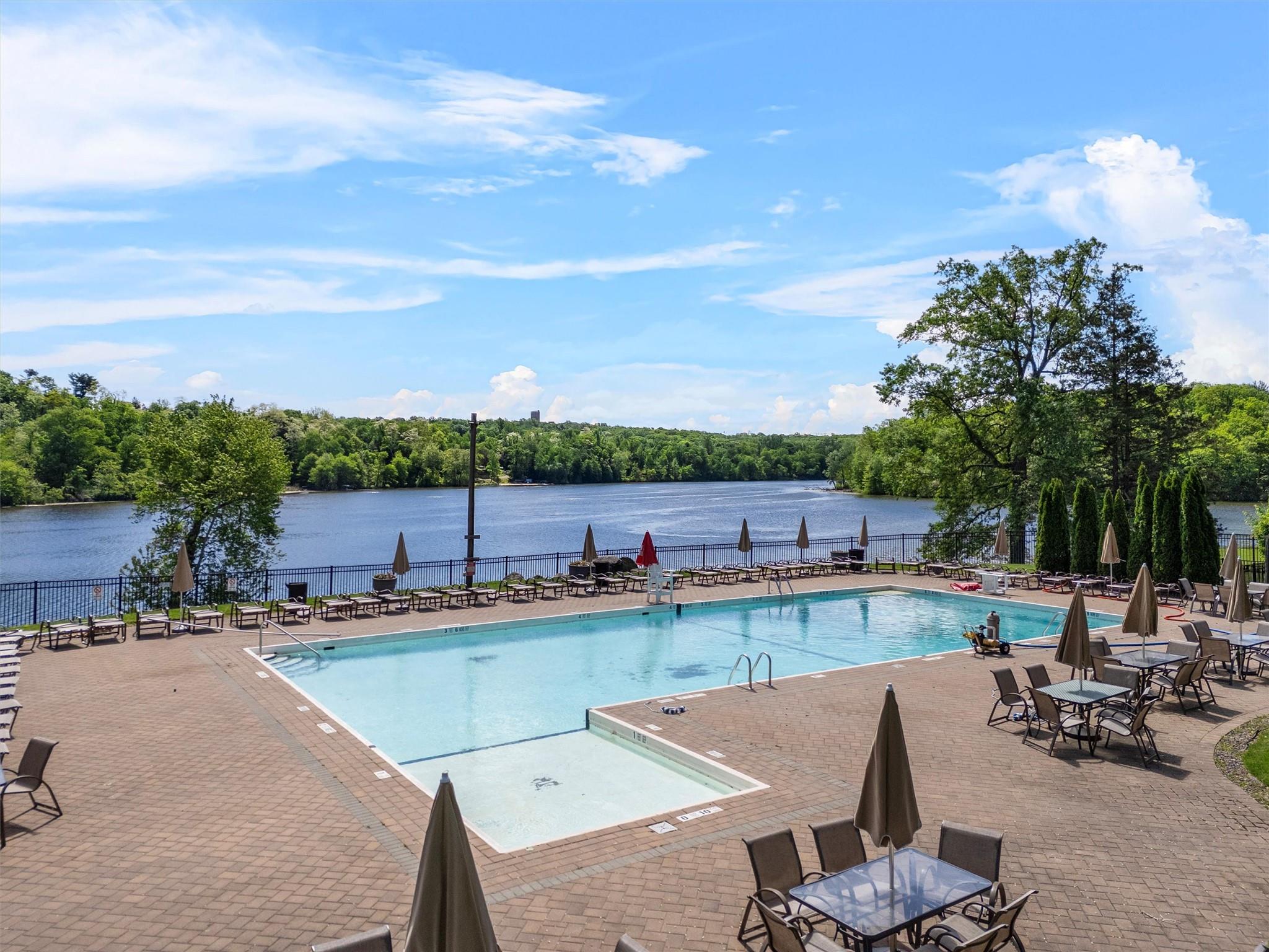 Property for Sale at Kings Ct 2B, Mohegan Lake, New York - Bedrooms: 1 
Bathrooms: 1 
Rooms: 4  - $250,000