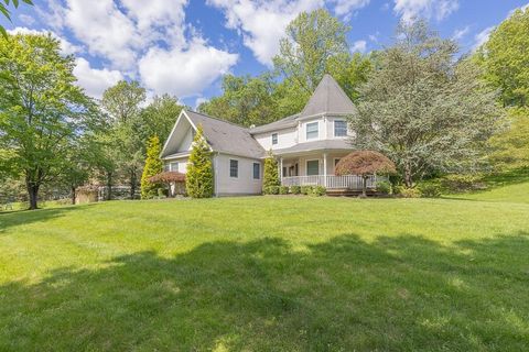 15 S Post Lane Airmont NY 10952