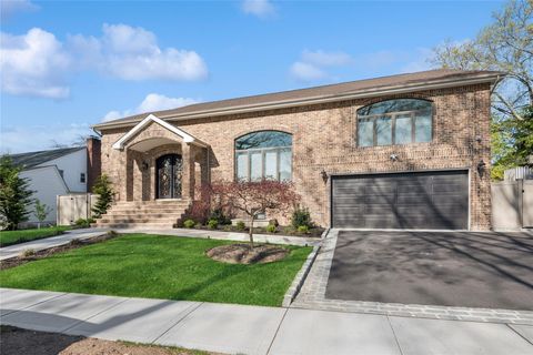 783 Oakleigh Road North Woodmere NY 11581