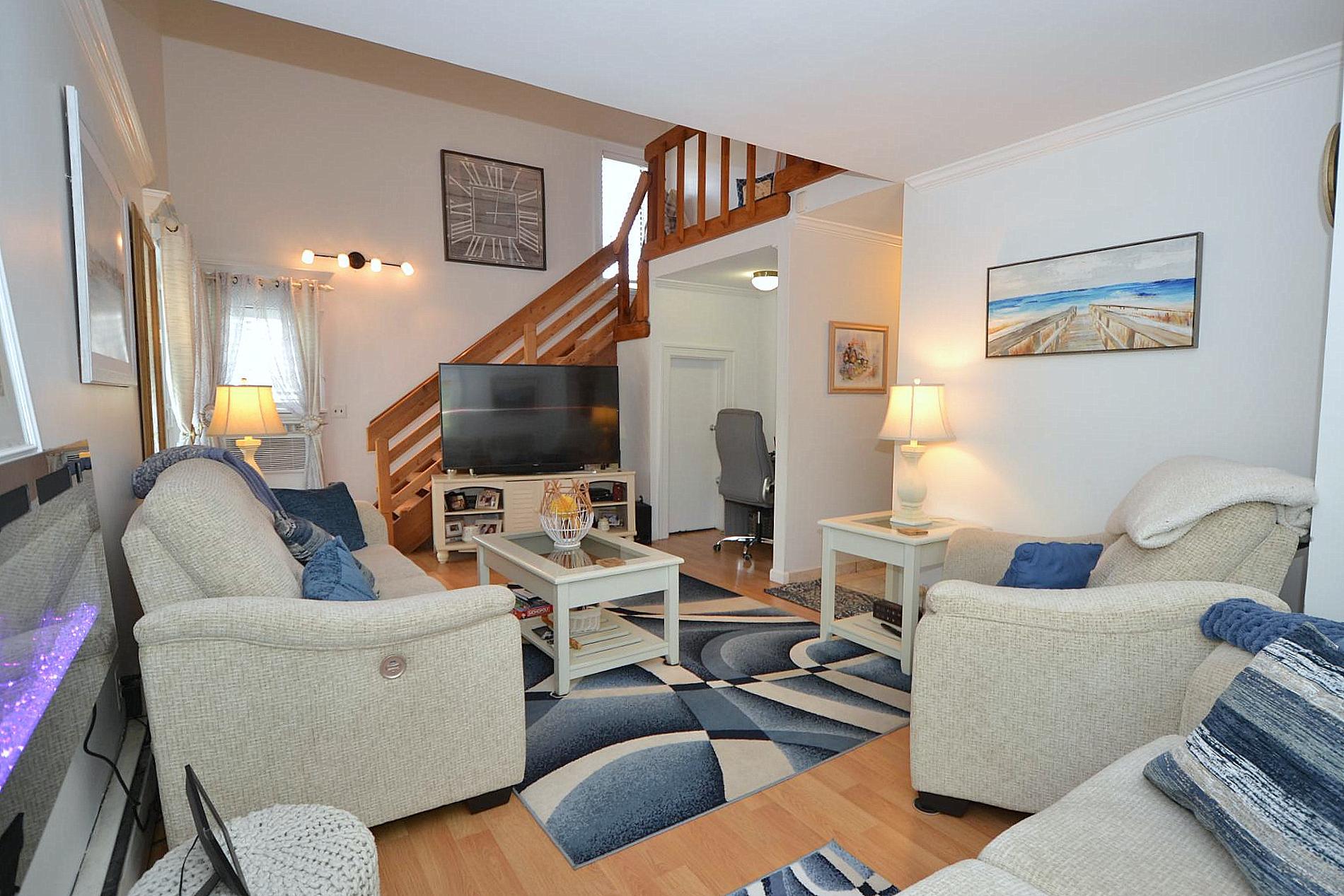 21 Northern Boulevard, Shirley, New York image 8