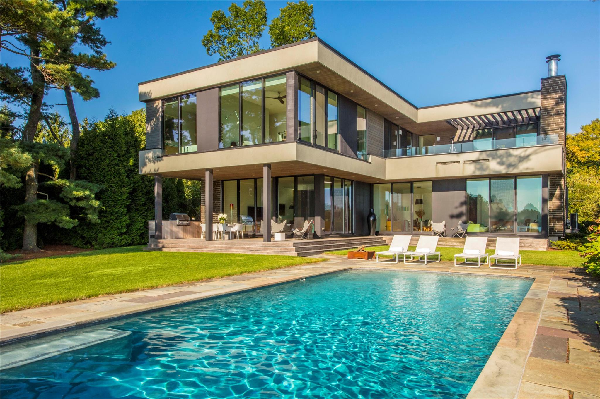 1064 Bay Head Drive, Mamaroneck, New York image 2