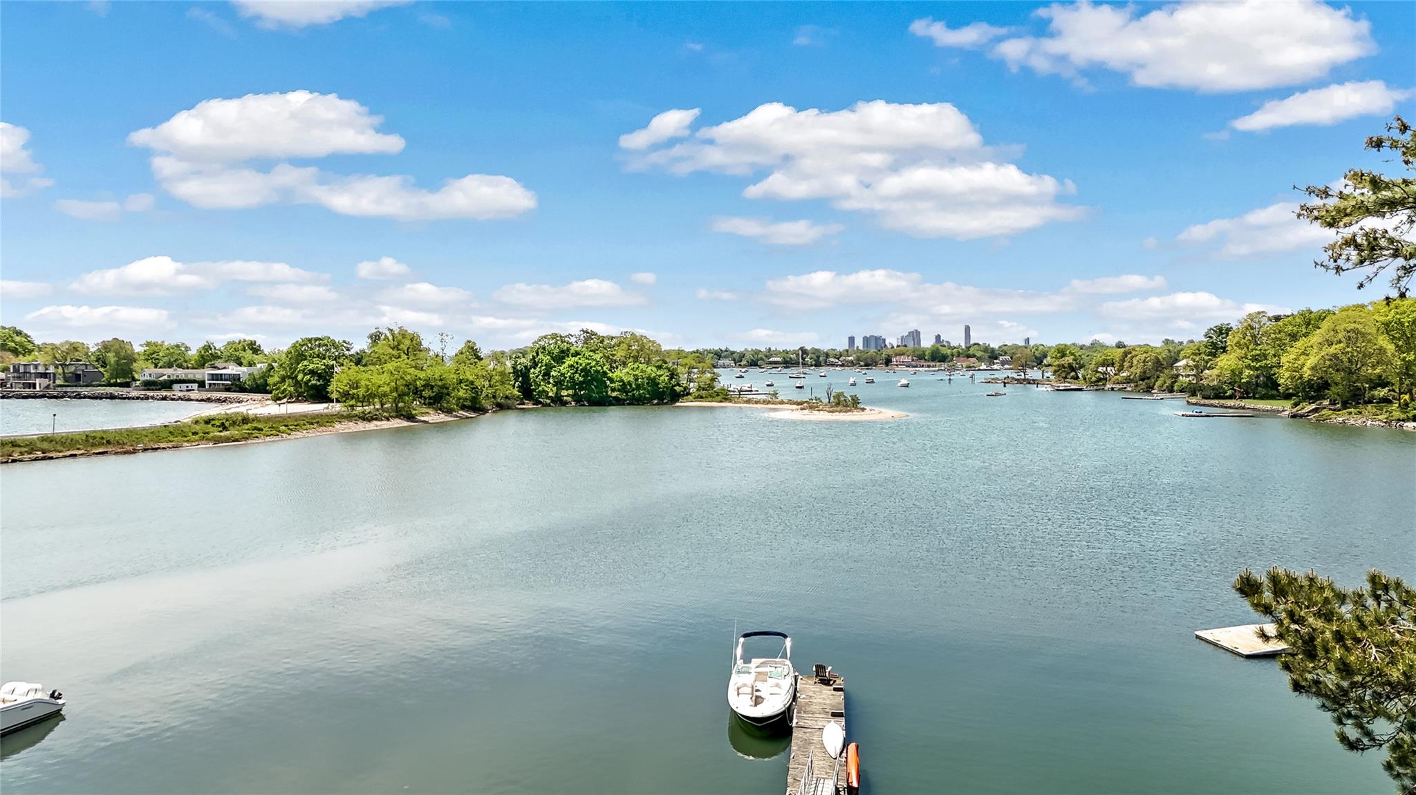1064 Bay Head Drive, Mamaroneck, New York image 35