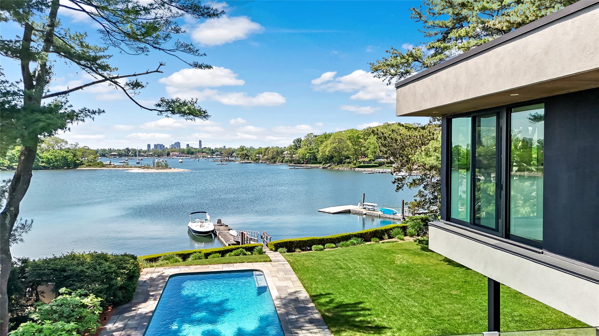 1064 Bay Head Drive, Mamaroneck, New York image 23