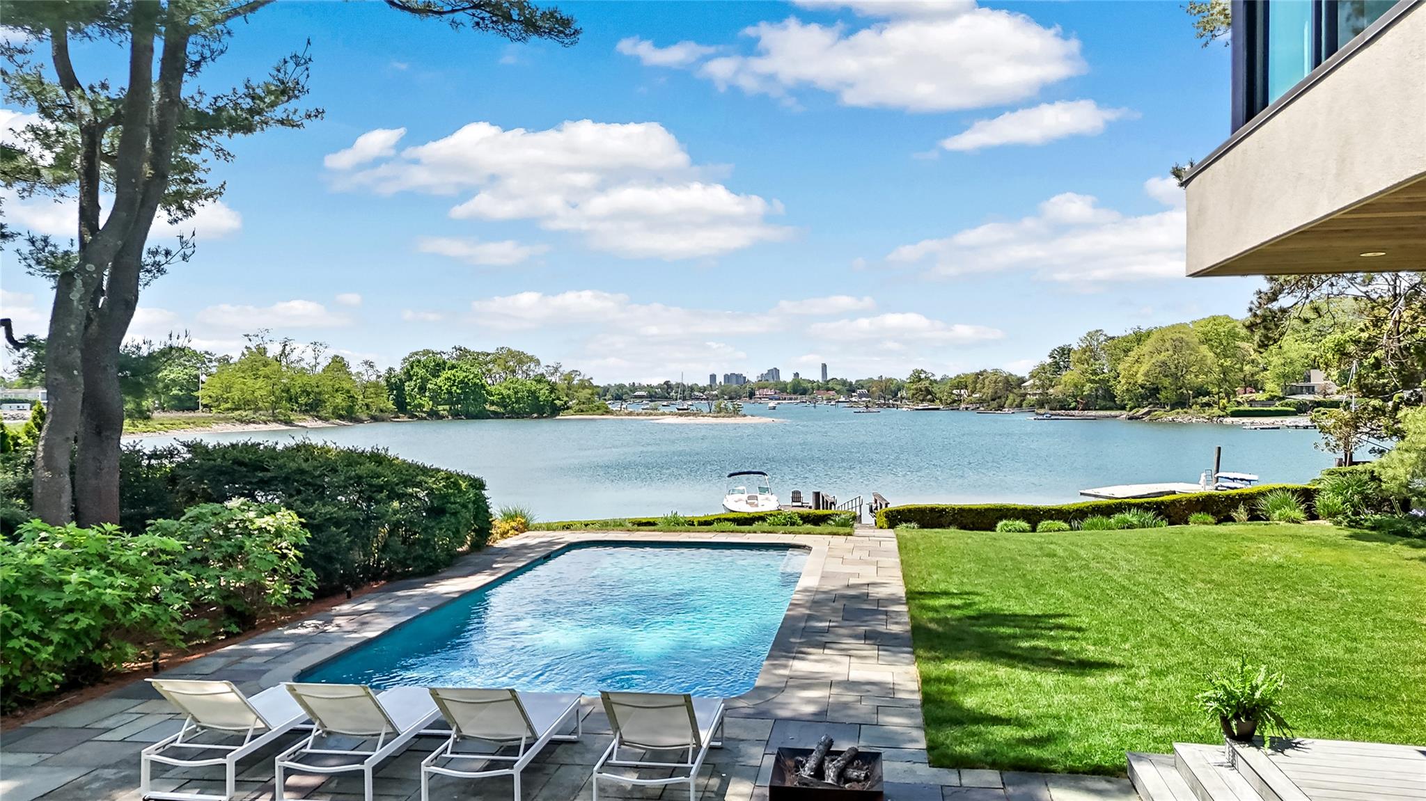 1064 Bay Head Drive, Mamaroneck, New York image 32