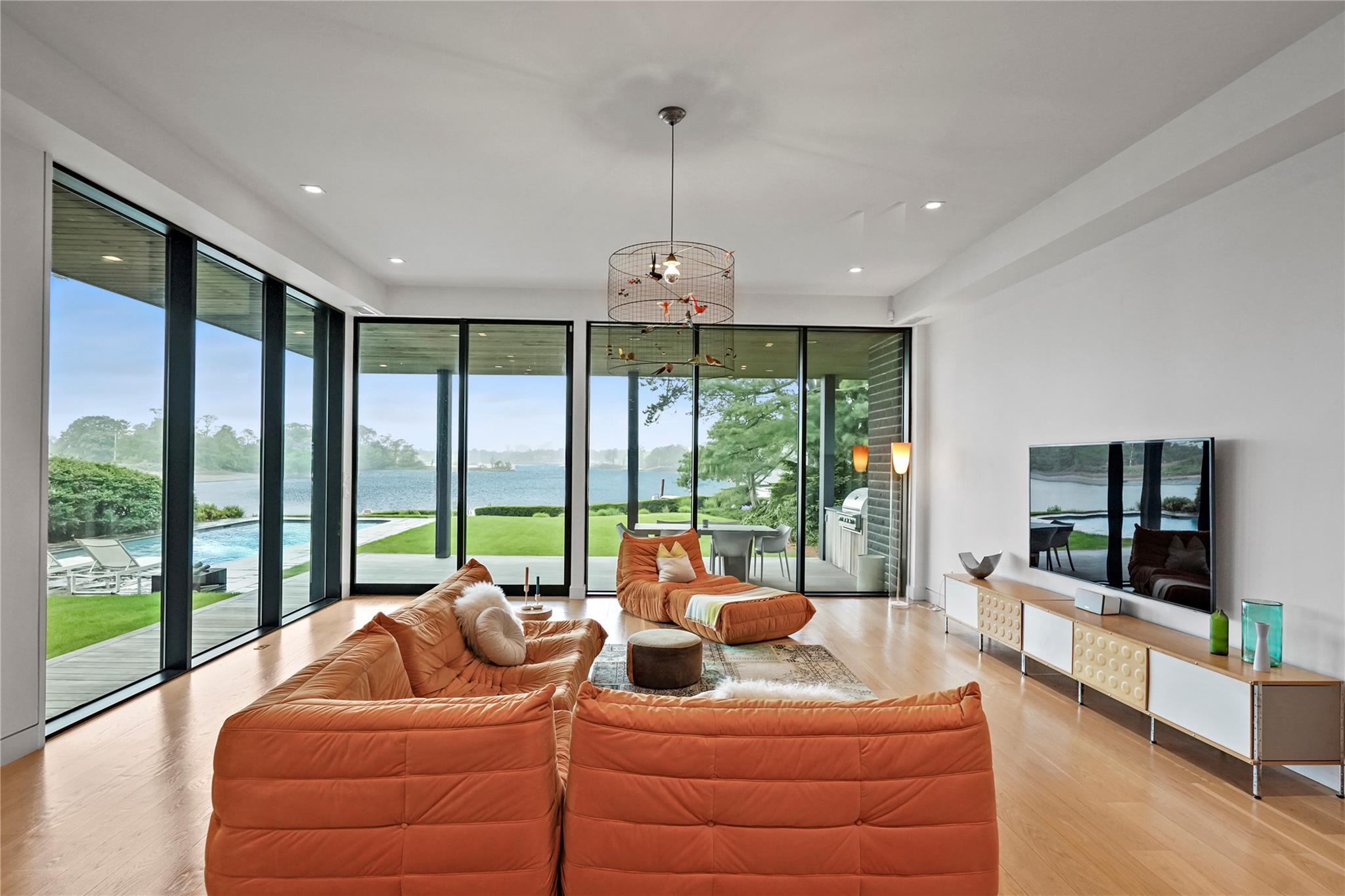 1064 Bay Head Drive, Mamaroneck, New York image 7