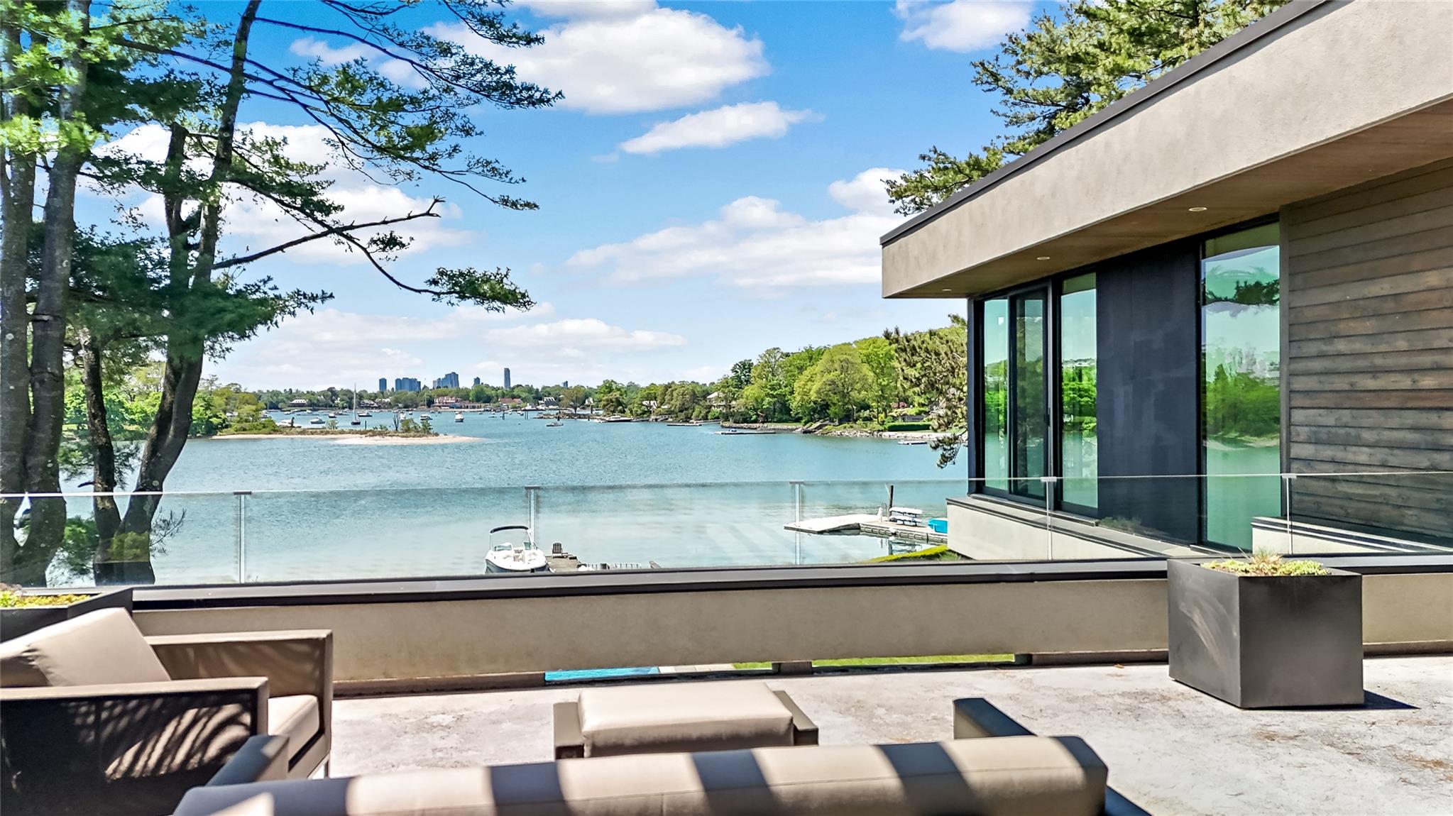 1064 Bay Head Drive, Mamaroneck, New York image 22