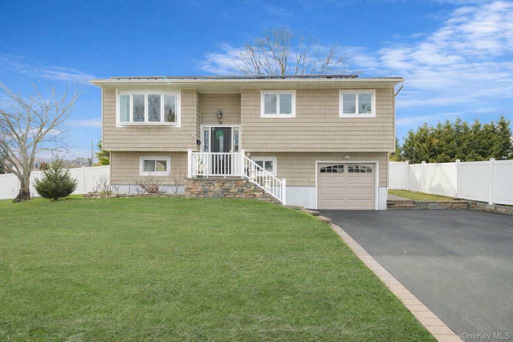 Photo of 70 Boulevard Avenue, West Islip, NY 11795 (MLS # 978019)