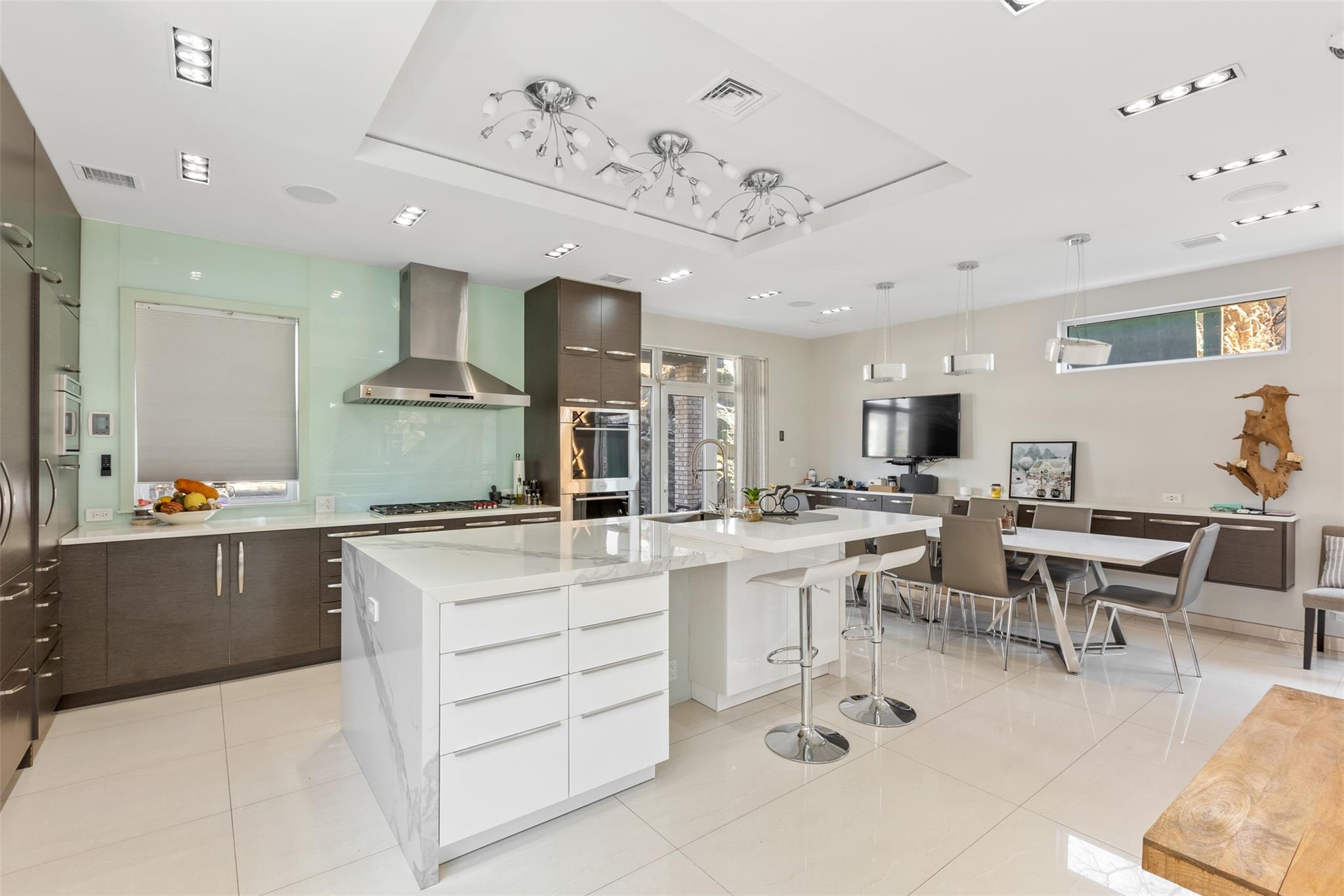333 W 262nd Street, Bronx, New York image 2