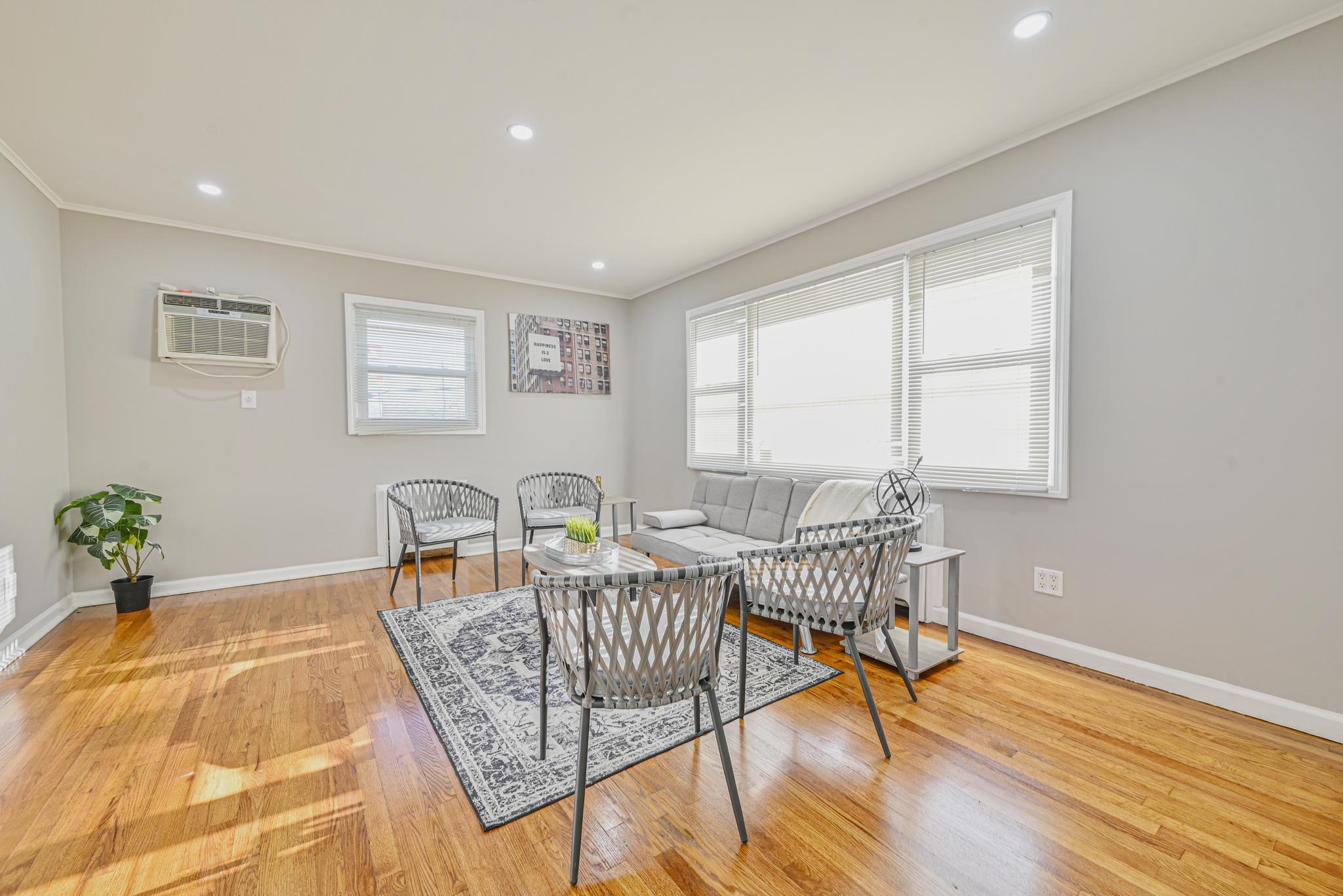 211 Albany Avenue, Lindenhurst, New York image 3