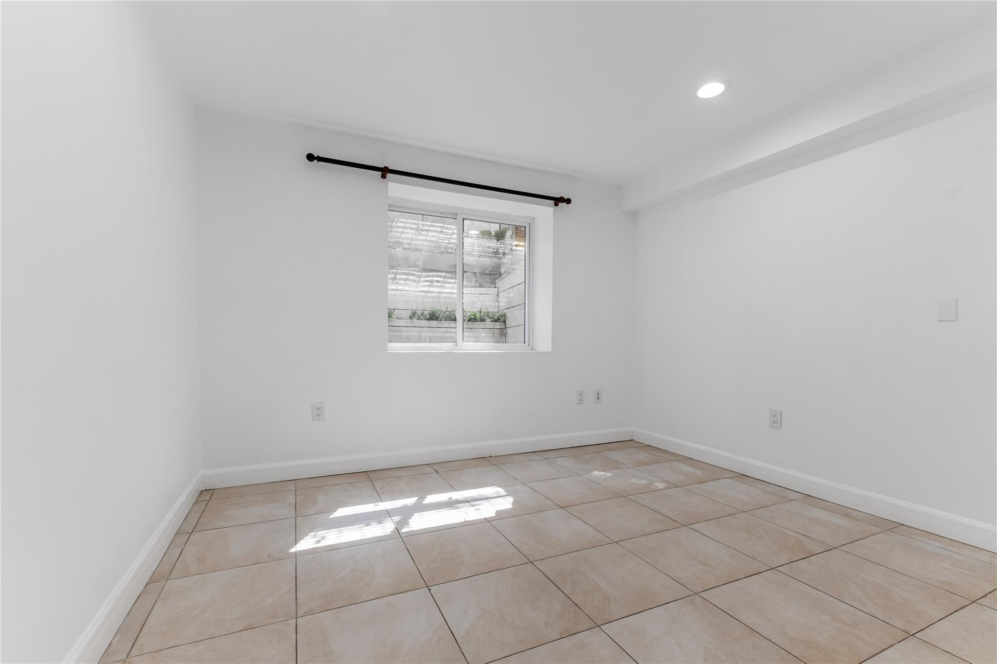 21417 W 69th Avenue, Oakland Gardens, New York image 33