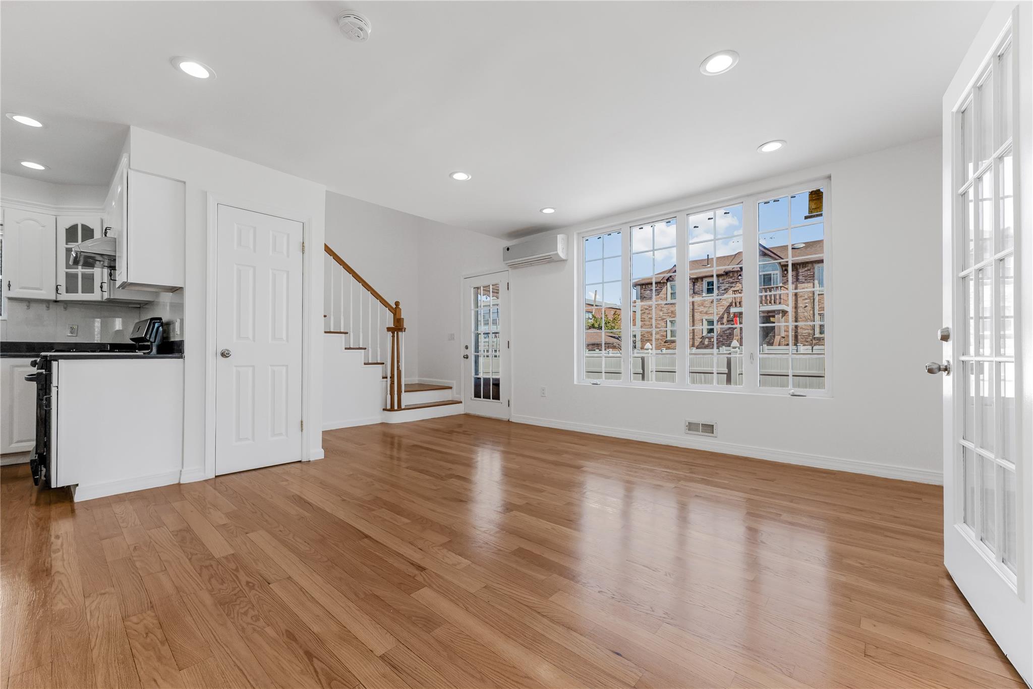 21417 W 69th Avenue, Oakland Gardens, New York image 7