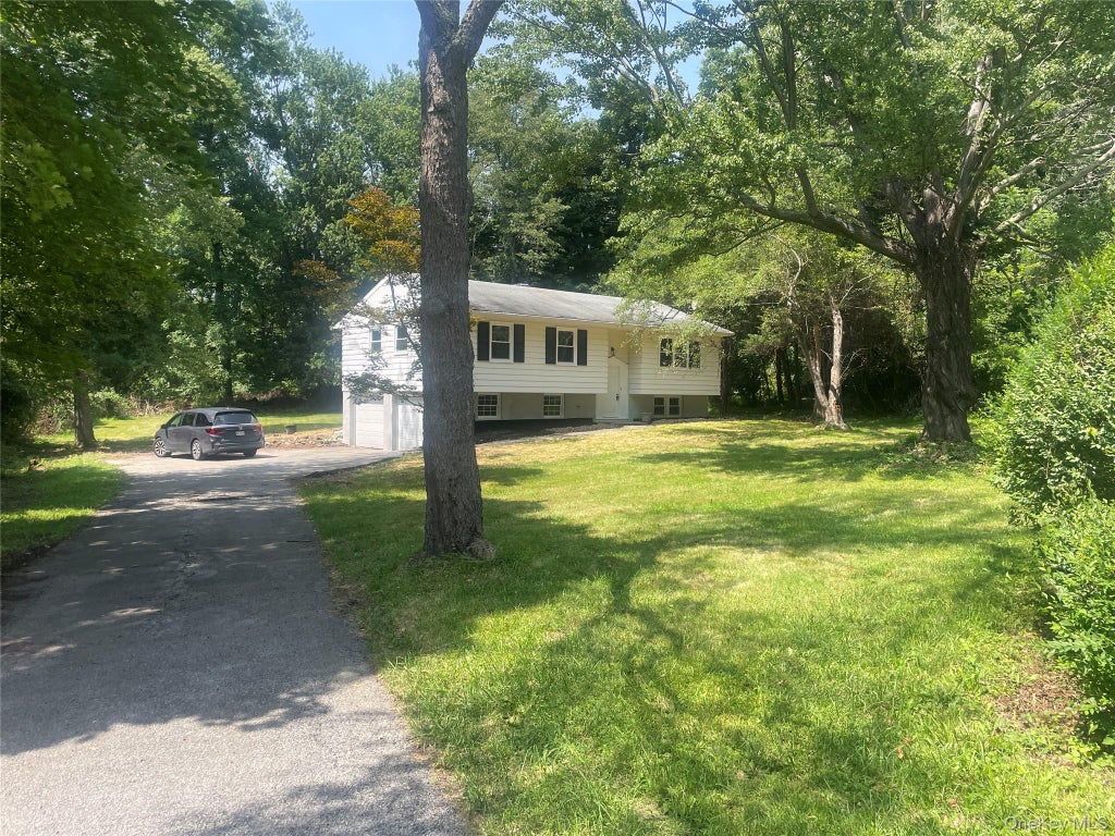 Photo of 15 Vandewater Drive, Wappingers Falls, NY 12590 (MLS # 1031284)