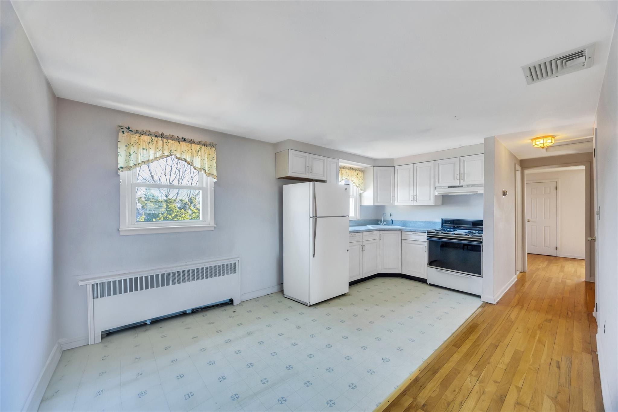 710 South Broadway, Lindenhurst, New York image 33