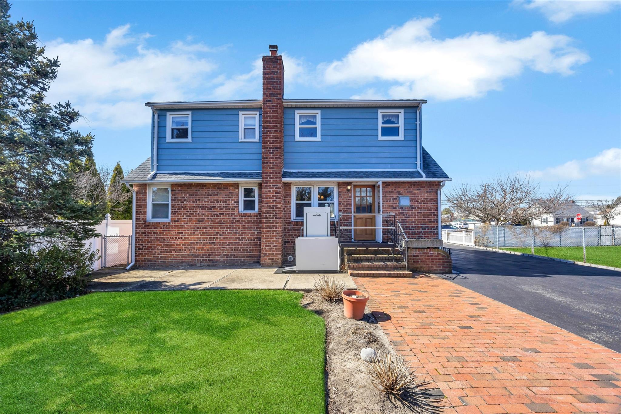 710 South Broadway, Lindenhurst, New York image 16