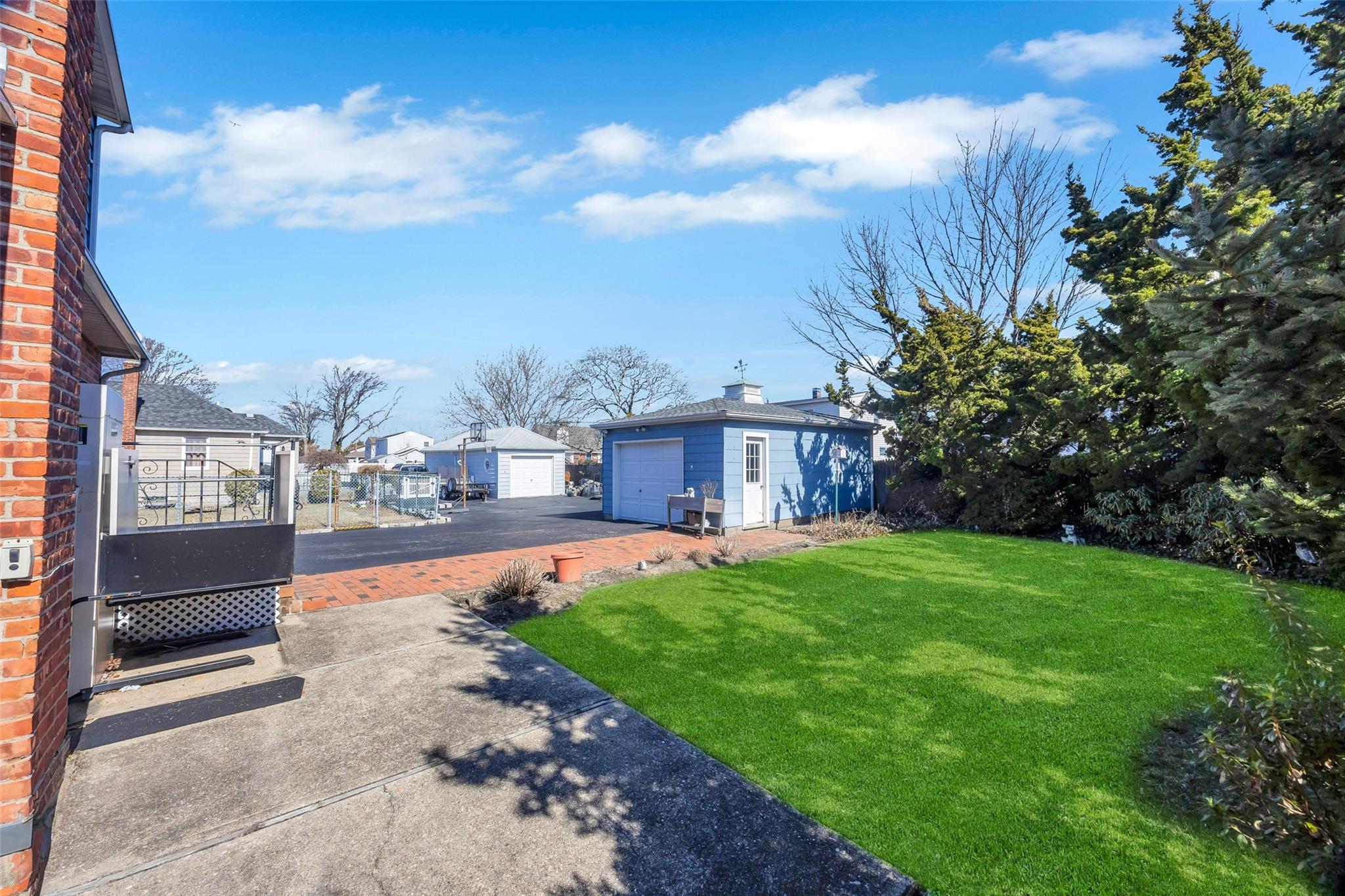 710 South Broadway, Lindenhurst, New York image 15
