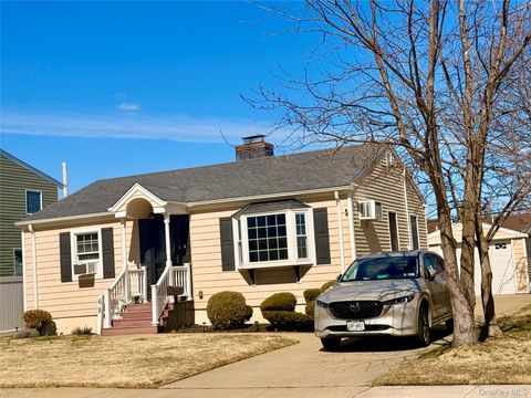 68 Robert Street Freeport NY 11520