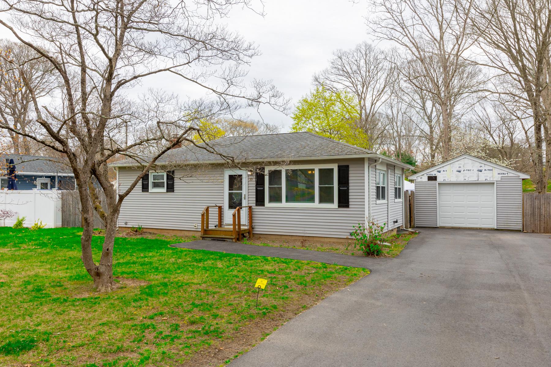 33 Pine Cone Street, Middle Island, New York image 19