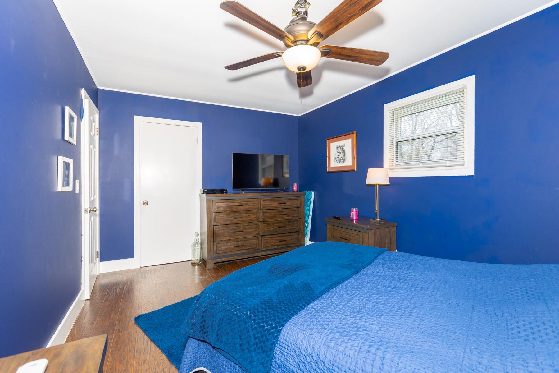 33 Pine Cone Street, Middle Island, New York image 12