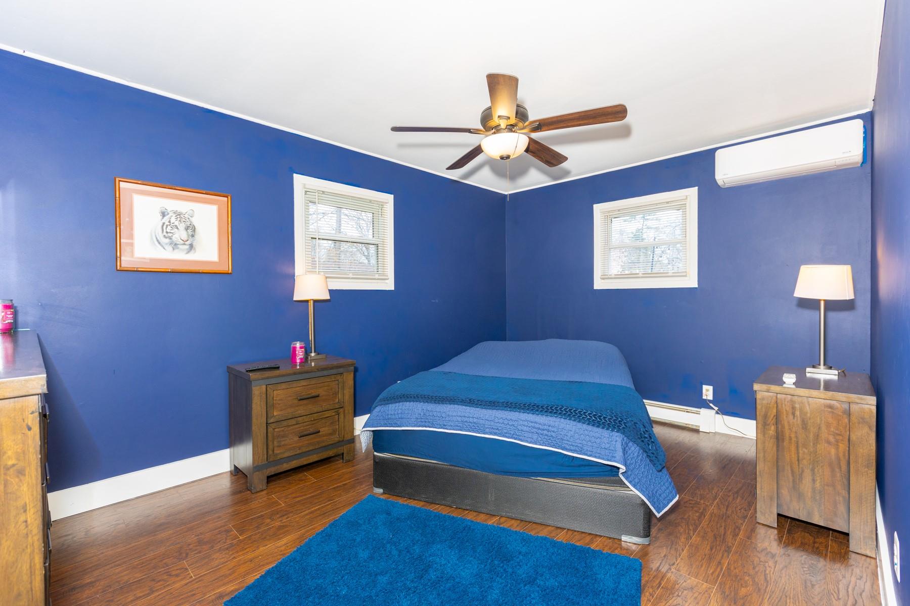 33 Pine Cone Street, Middle Island, New York image 11