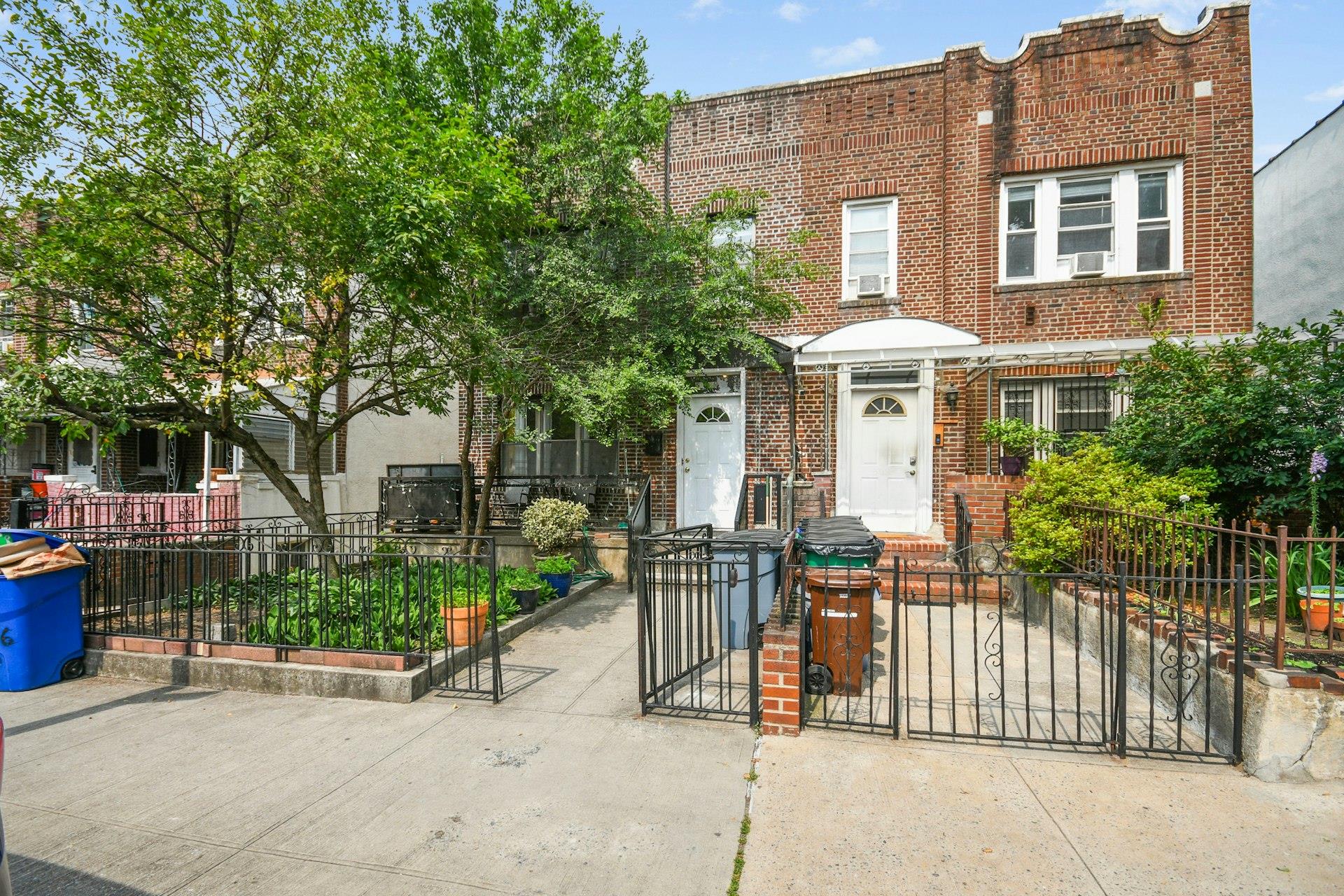 42nd Street, Sunnyside, Queens, NY -  - 