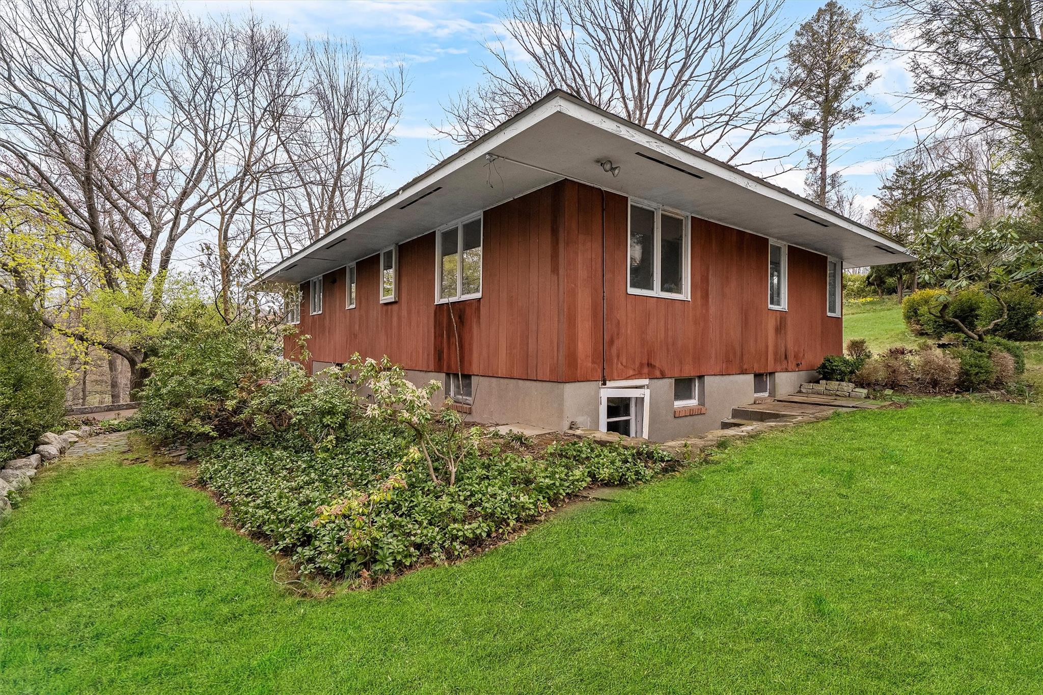 230 Watch Hill Road, Cortlandt Manor, New York image 4
